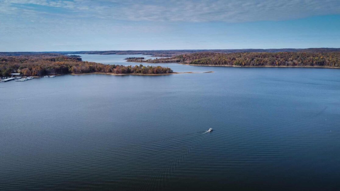 The 15 Best Bass Lakes in the US - Places to Fish 2022 - CatchMeFishing