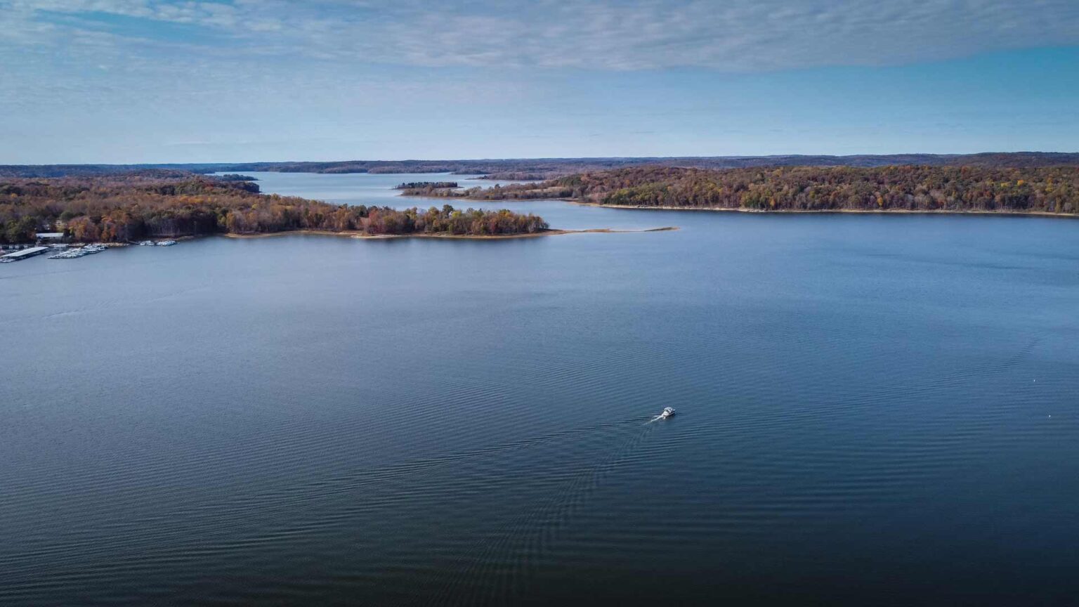 The 15 Best Bass Lakes in the US - Places to Fish 2023 - CatchMeFishing